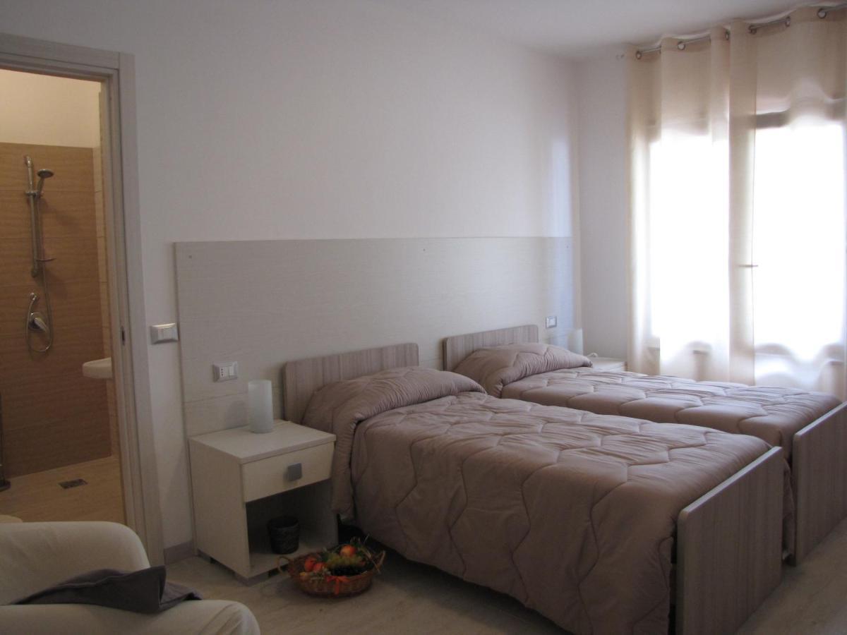 Quattro Stagioni Hotel Padula Ngoại thất bức ảnh