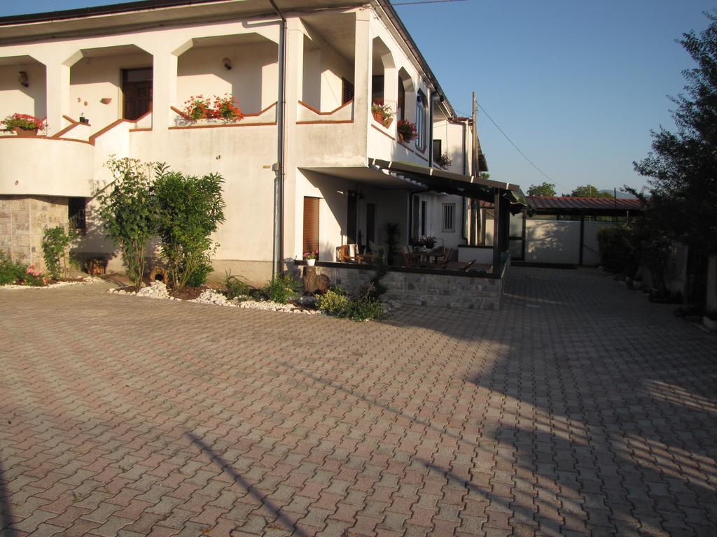 Quattro Stagioni Hotel Padula Ngoại thất bức ảnh